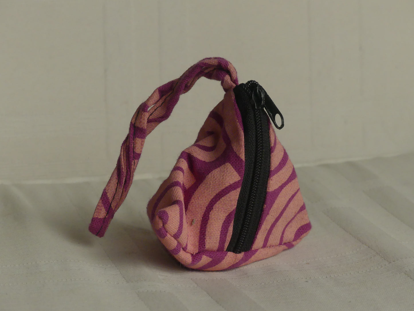 Pochette triangulaire fait main | rose pâle / rose