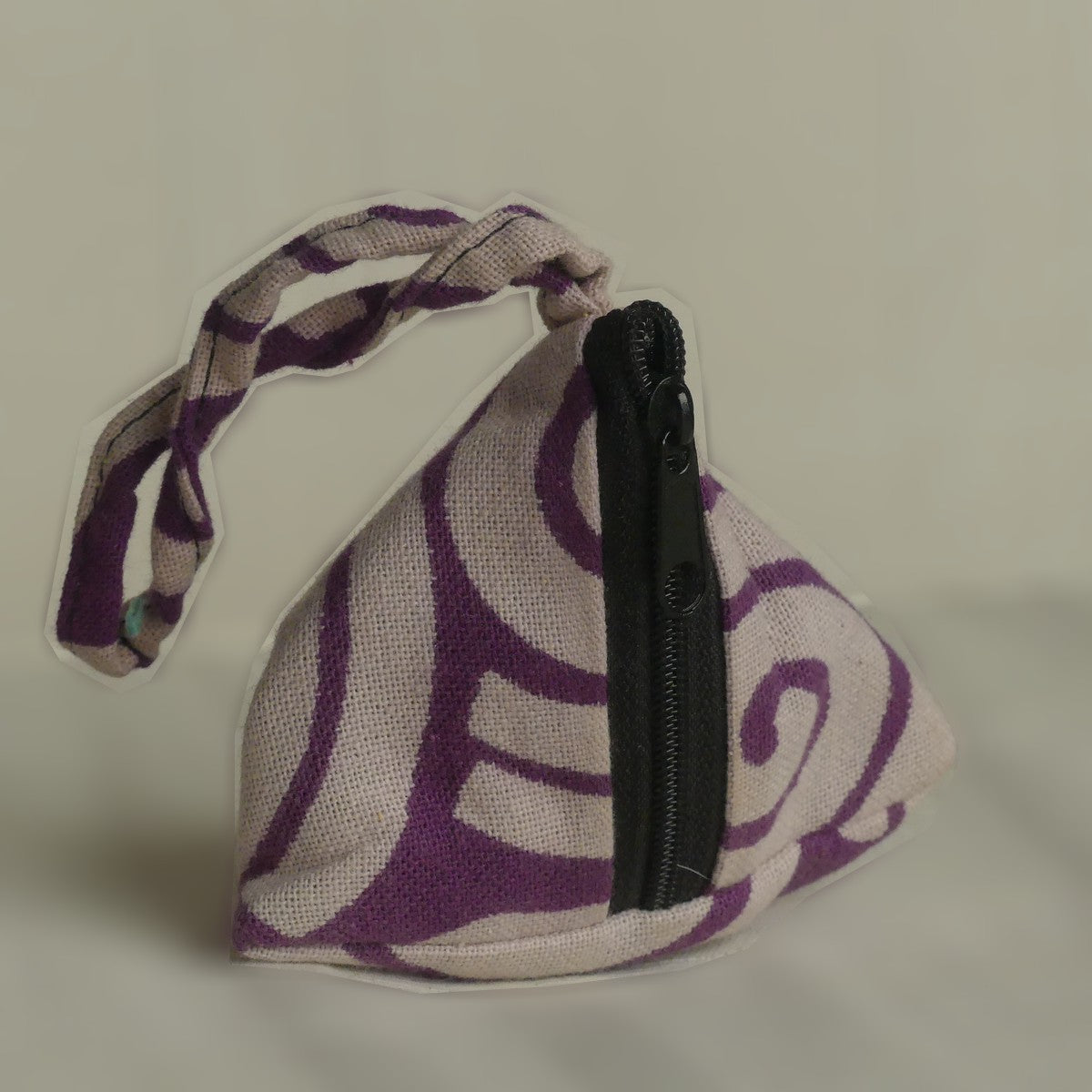 Pochette triangulaire fait main | blanche / violette