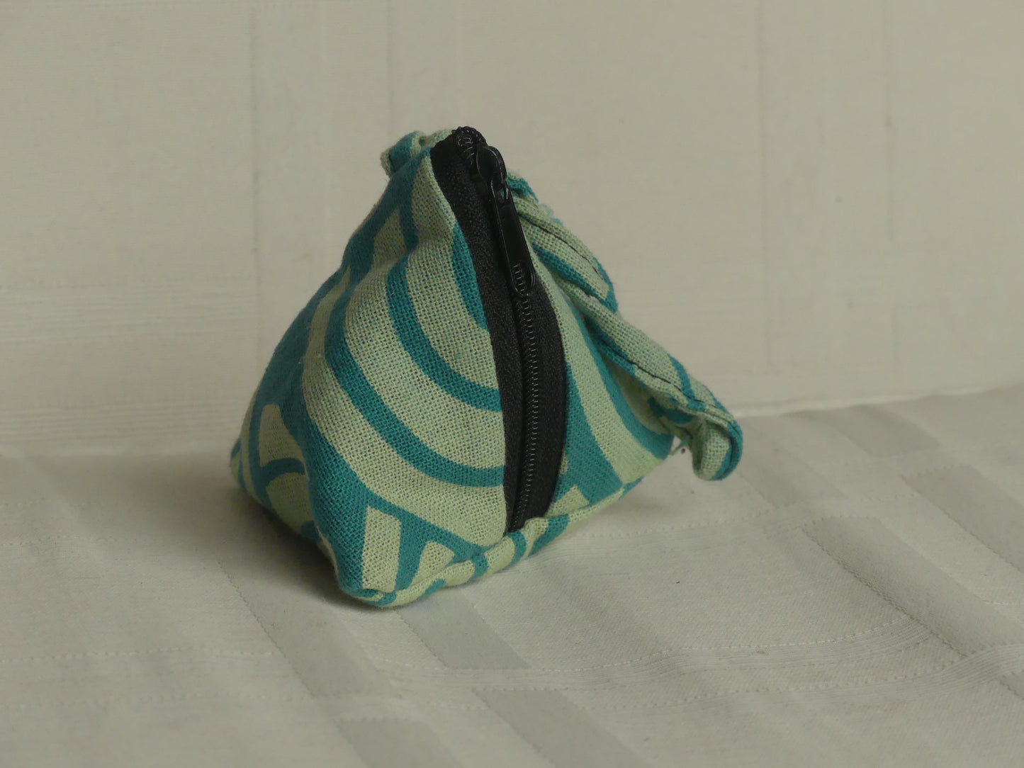 Pochette triangulaire fait main | verte pâle / verte foncée