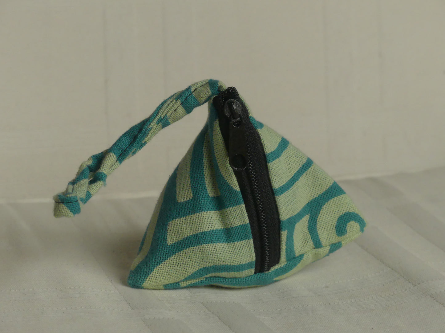 Pochette triangulaire fait main | verte pâle / verte foncée