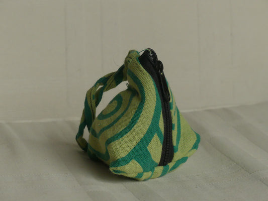 Pochette triangulaire fait main | Verte claire / verte foncée