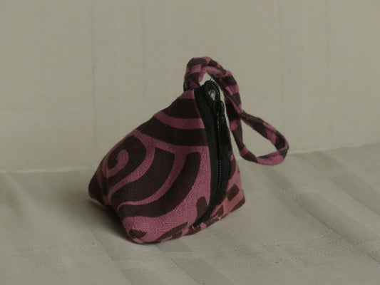 Pochette triangulaire fait main | rose / rose foncé