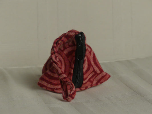 Pochette triangulaire fait main | rouge claire / rouge