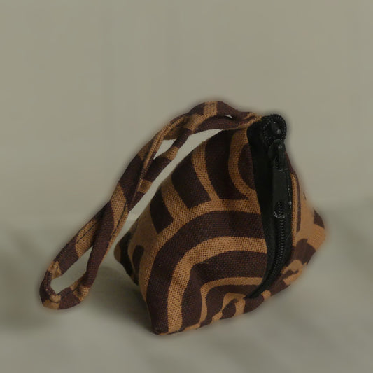 Pochette triangulaire fait main | marron clair / marron