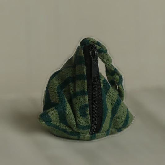 Pochette triangulaire fait main | verte / verte foncée
