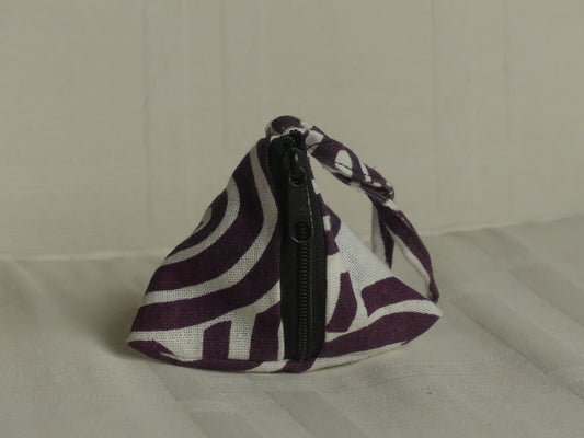Pochette triangulaire fait main | blanche / violette