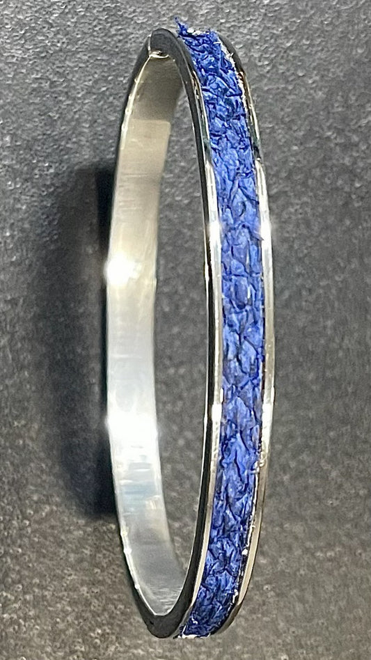 Bracelet jonc en cuir de saumon — Acier argenté