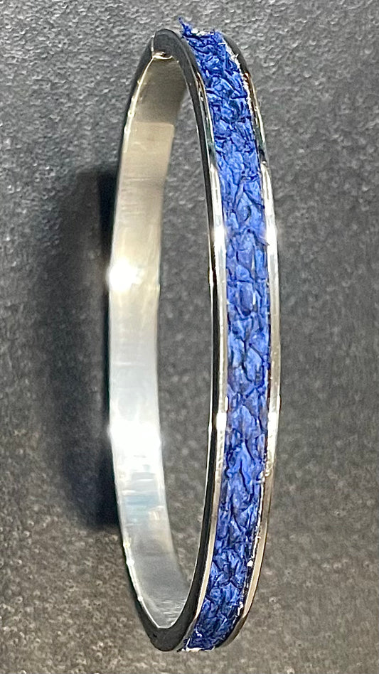 Bracelet jonc en cuir de saumon — Acier argenté